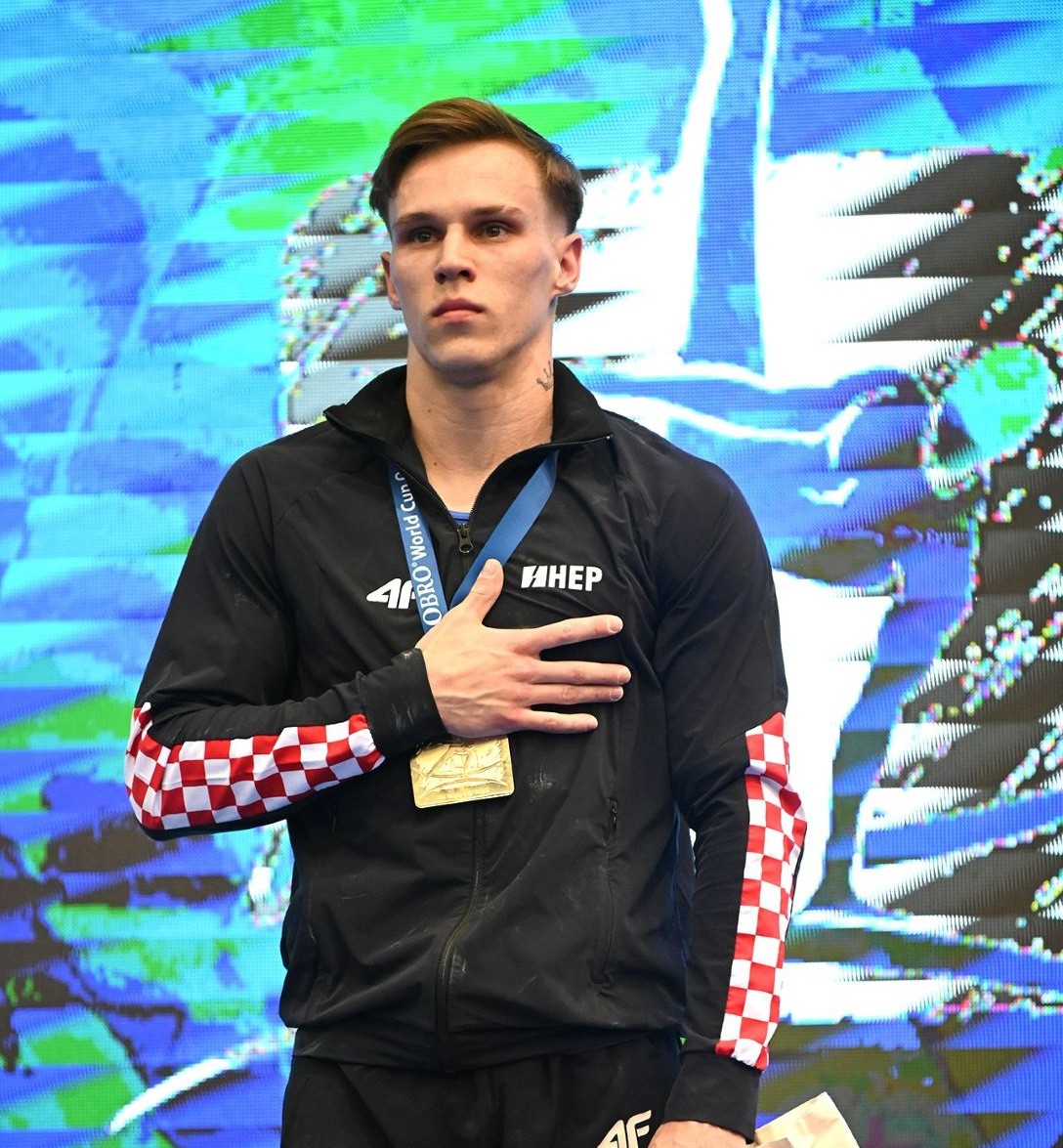 Sjajni Aurel Benović trijumfirao u preskoku na DOBRO Svjetskom kupu u Osijeku; uz zlatno odličje iz ruku Zlatka Mateše