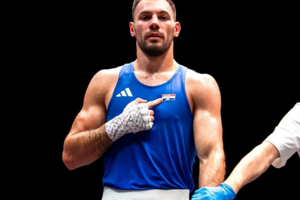Brončani Gabrijel Veočić donio svjetsku medalju HR-boksu nakon punih 20 godina.