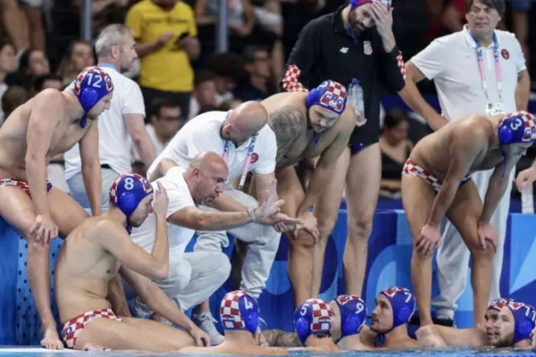 Porazom od Grčke, hrvatski će vaterpolisti na teži način pokušati do borbe za odličja na EP-u
