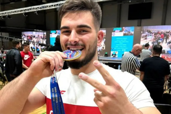 Rino Mašić s dvije osvojene medalje predvodio hrvatske obarače ruke na EP-u u Mađarskoj