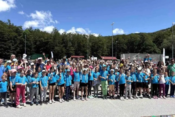 Više od 4000 rekreativaca na Platku obilježilo MOD, uz 1. olimpijadu umirovljenika
