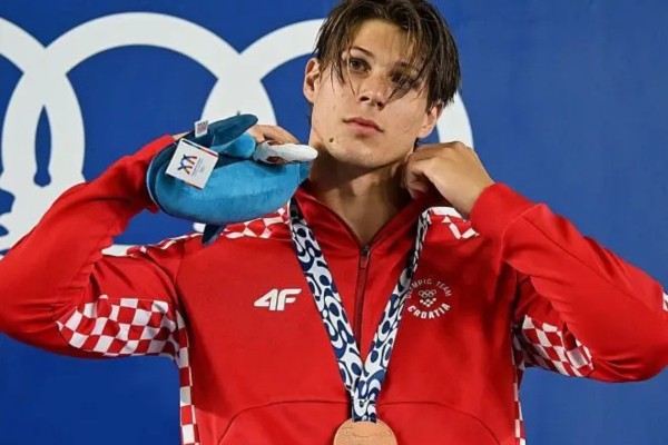 MI u Tarantu: nova medalja u plivanju, Luka Cvetko osvojio broncu
