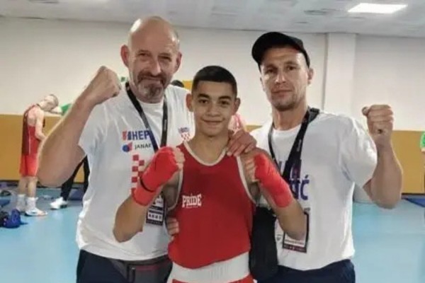 Boksač Erdogan Naser Bajramov osvojio brončanu medalju na Europskom U-15 prvenstvu u Turskoj