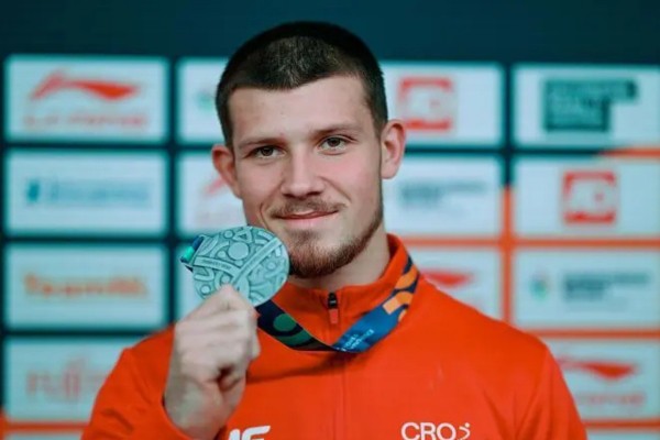 Gimnastičar Illia Kovtun osvojio naslov svjetskog doprvaka na ručama