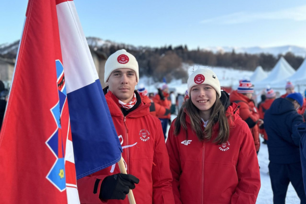 U Bakurianiju održana svečanost otvaranja XVII. zimskog EYOF-a; hrvatsku zastavu nosili skijaš Ziggy Vrdoljak i biatlonka Ema Sobol