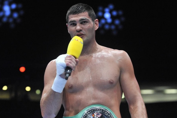 Najveći trijumf Filipa Hrgovića u profi-karijeri; jednoglasnom sudačkom odlukom pobijedio je Britanca Joycea